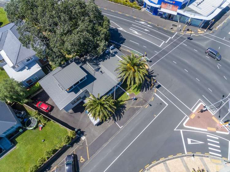 308 Lake Road Hauraki_9