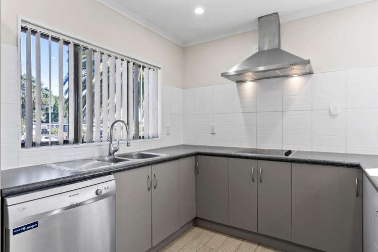196 Robertson Road Mangere East_11