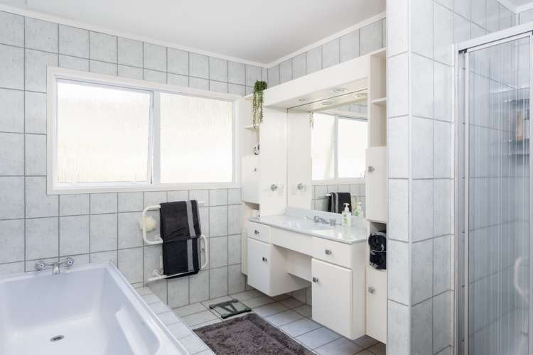 39 Arrowsmith Avenue Waipahihi_8