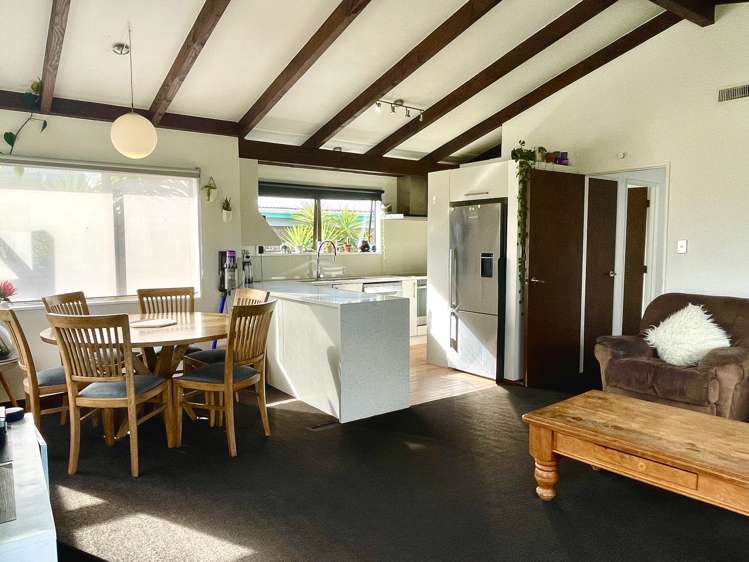 63b Westwood Street Bellevue_12