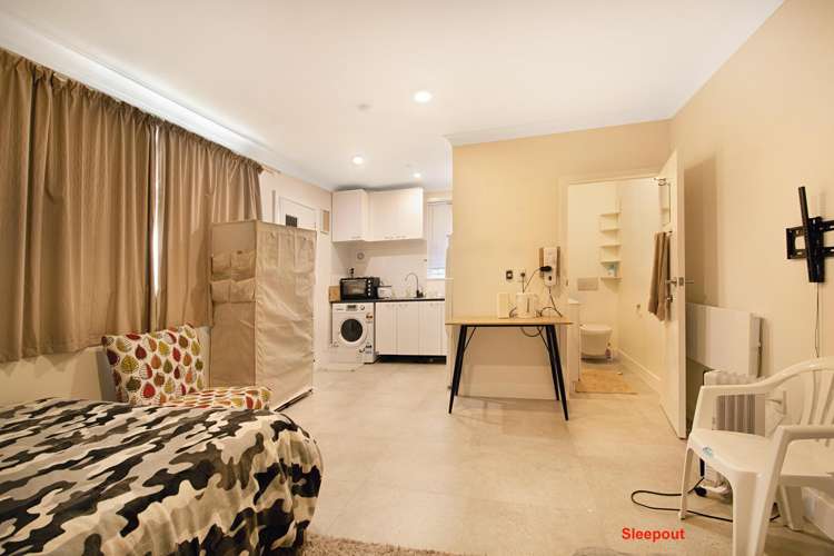 18 Sherwood Avenue Te Atatu South_13