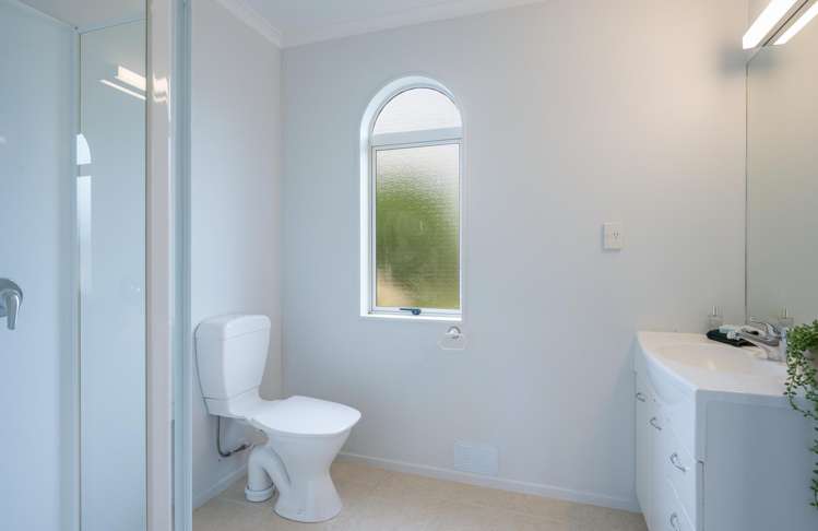 18 Standish Place Stoke_16