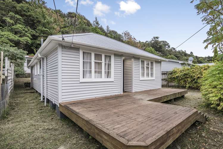 55 Hair Street Wainuiomata_16