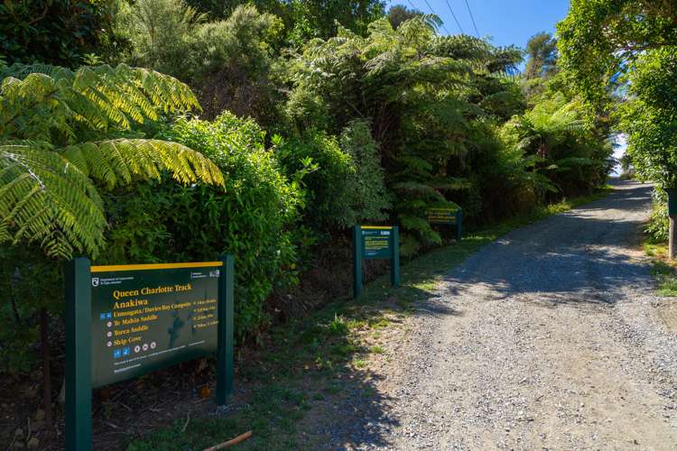 20 Tirimoana Terrace Anakiwa and Surrounds_18