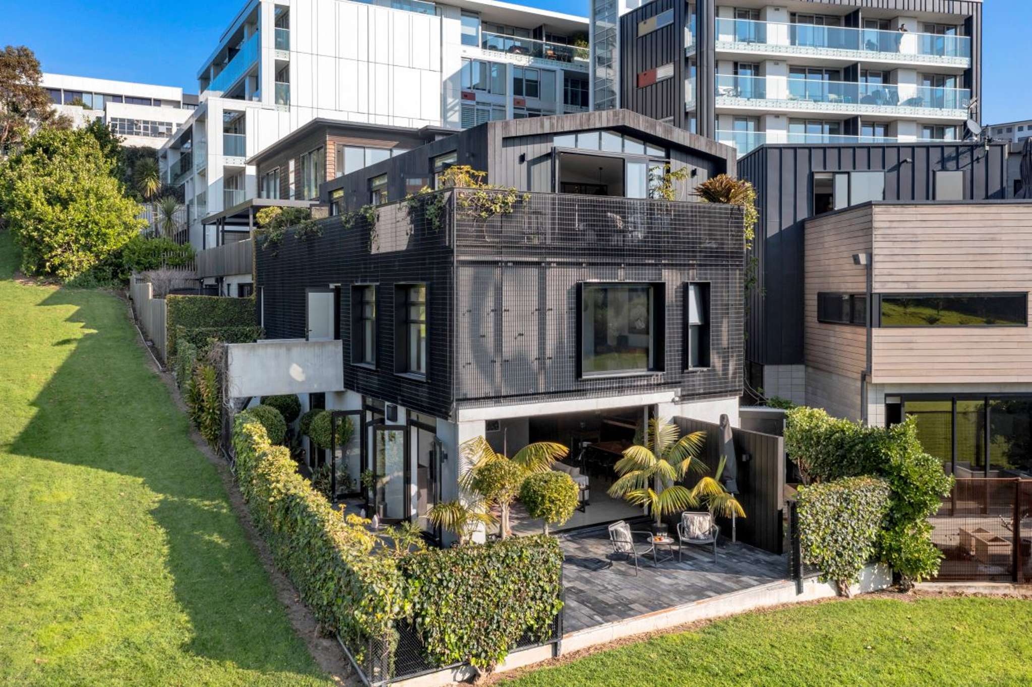 $3m-plus Auckland townhouse comes with bonus apartment