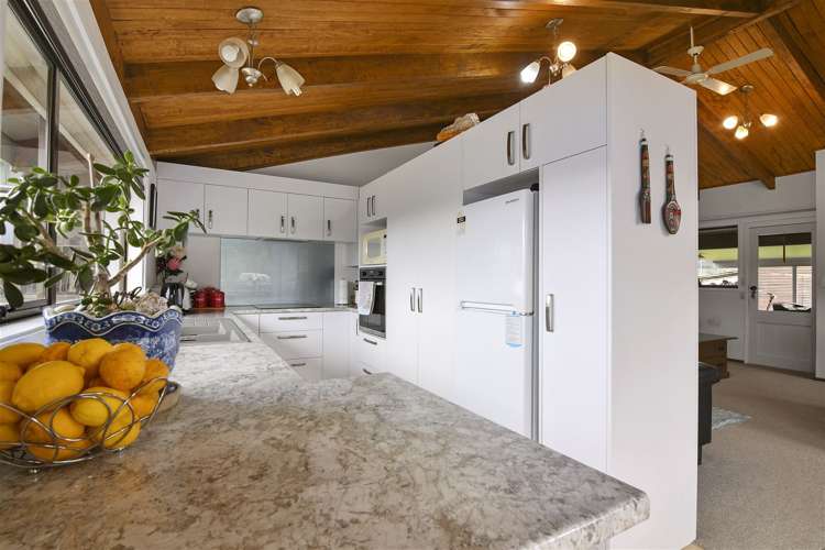 29 Hurley Road Paraparaumu Beach_11