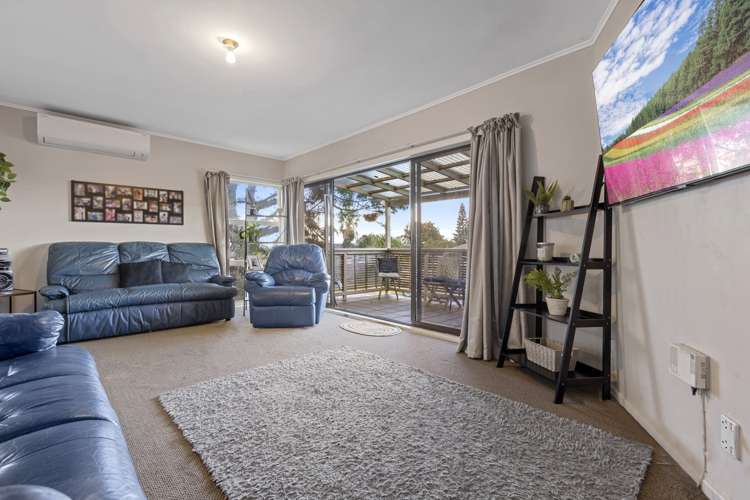 42 Hobart Crescent Wattle Downs_14