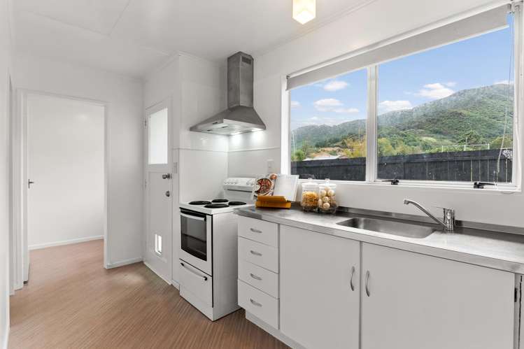 19 Antrim Crescent Wainuiomata_11