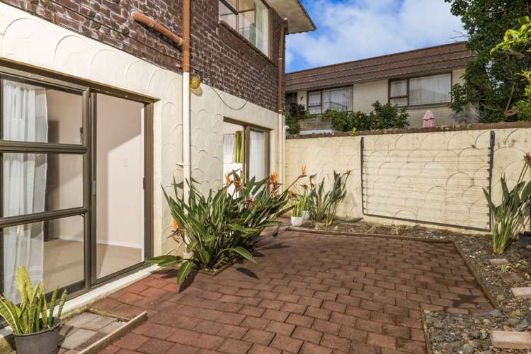 2/18 Rangitoto Terrace Milford_13