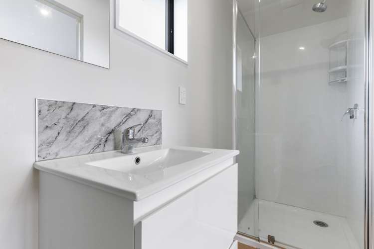 65 Glenview Road Glen Eden_5