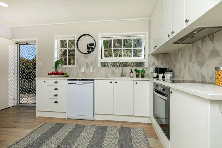 1 Miltonia Avenue Te Atatu South_6