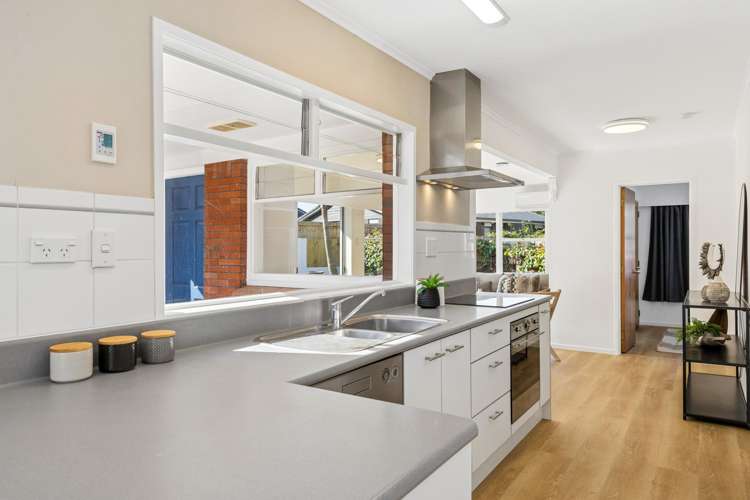 6 Rothwell Place Sunnyhills_6