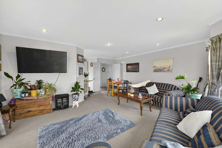 2/7 Crofts Lane Parklands_6