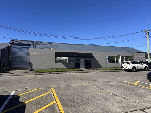 500m2* Updated Warehouse - Sydenham