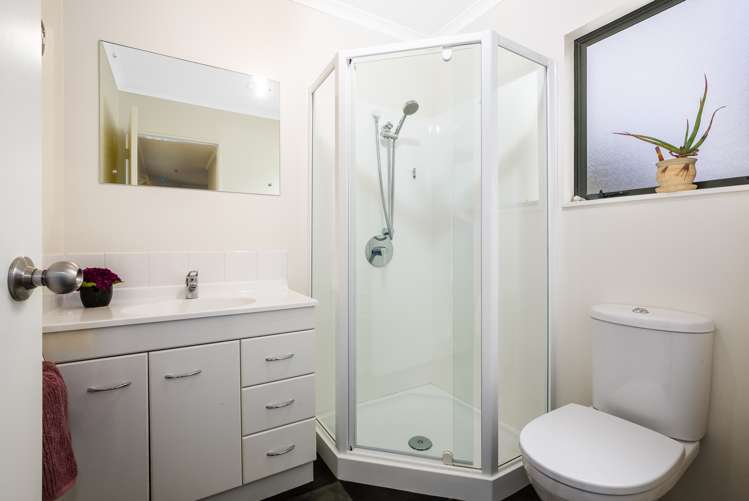 138 Woodman Drive Tawa_32