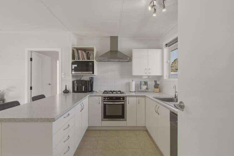4A Blake Street Waitara_22