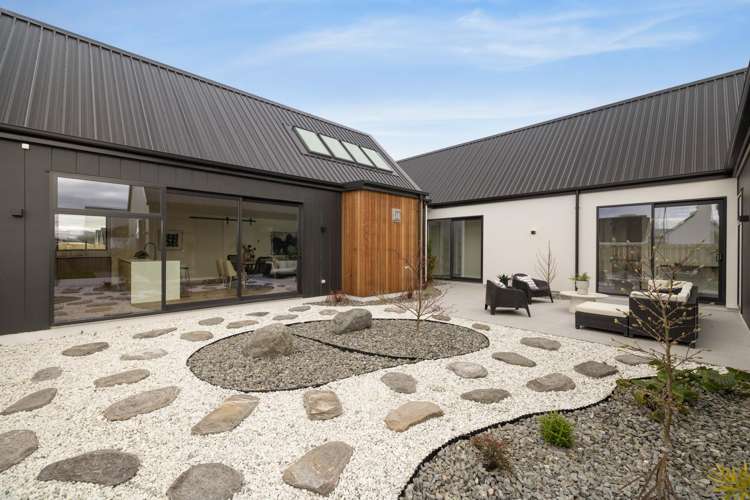 2 Alan James Lane Prebbleton_40