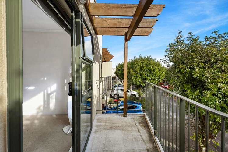 8/17 Harbour View Road Te Atatu Peninsula_12