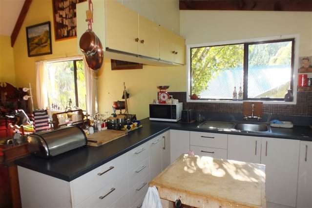 223 Middle Road Pigeon Bay_4