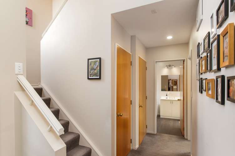 1/19 Waitikiri Drive Parklands_7