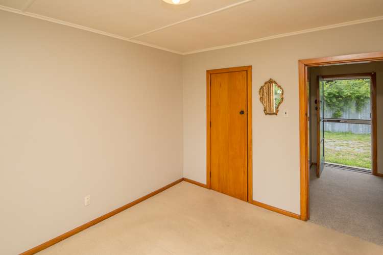 4 King Street Chertsey_16