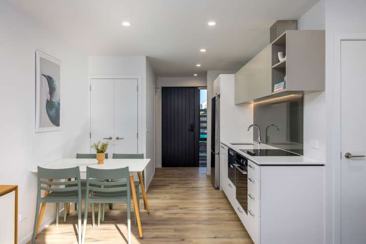 2/43 Dickens Street Addington_5