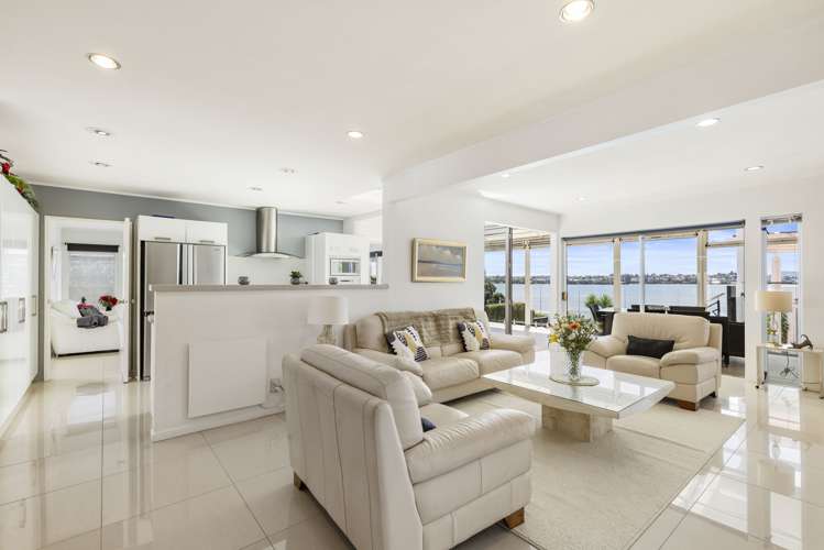 100 Bramley Drive Farm Cove_8