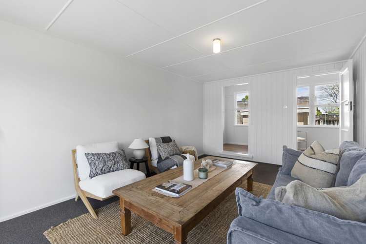 2 Patricia Avenue Hamilton East_11