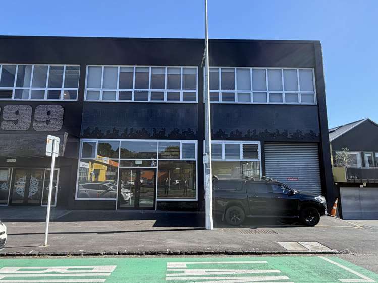 399 New North Road_0