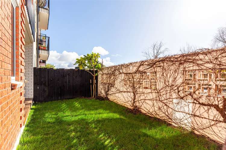 G06/1b Soljak Place Mount Albert_18