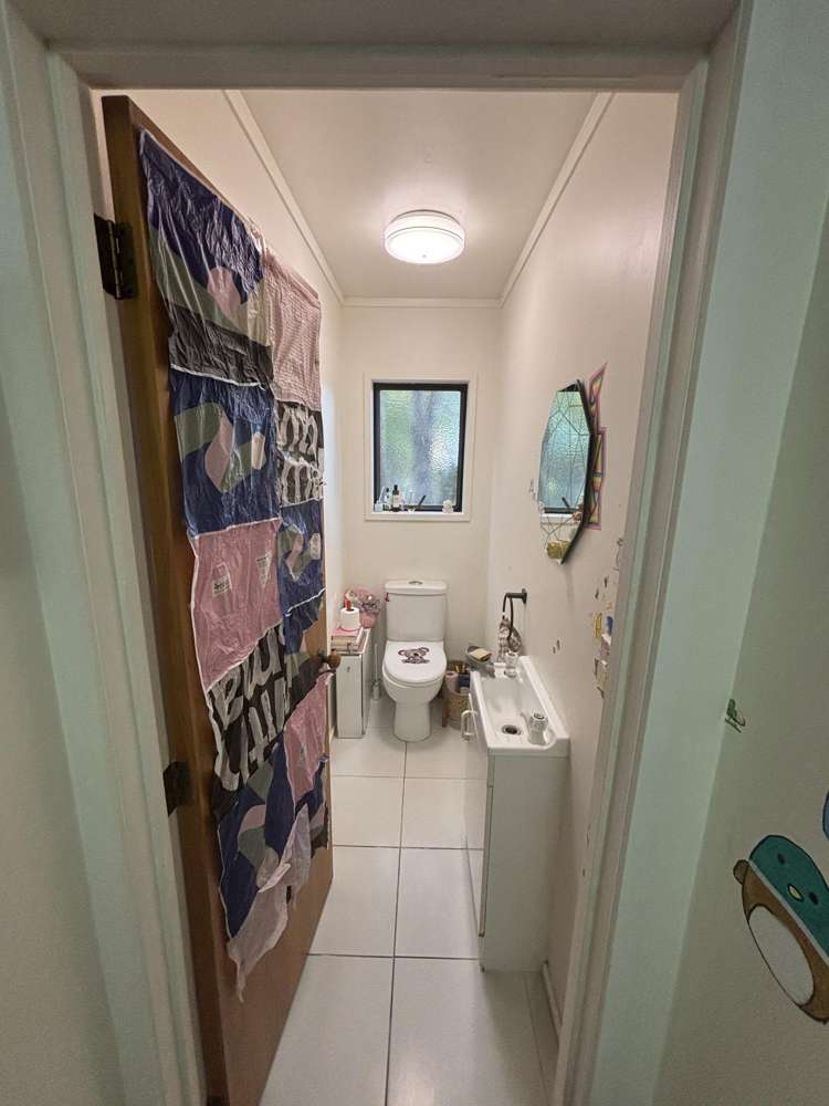 9 Greenvalley Rise Glenfield_16