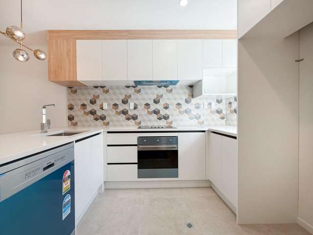 6/7 Peverill Crescent 10695_1