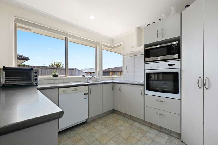 6 Saint Johns Avenue Hamilton East_4