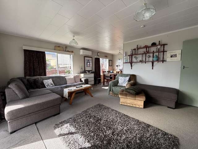 2/225 Annesbrook Drive 1951_1