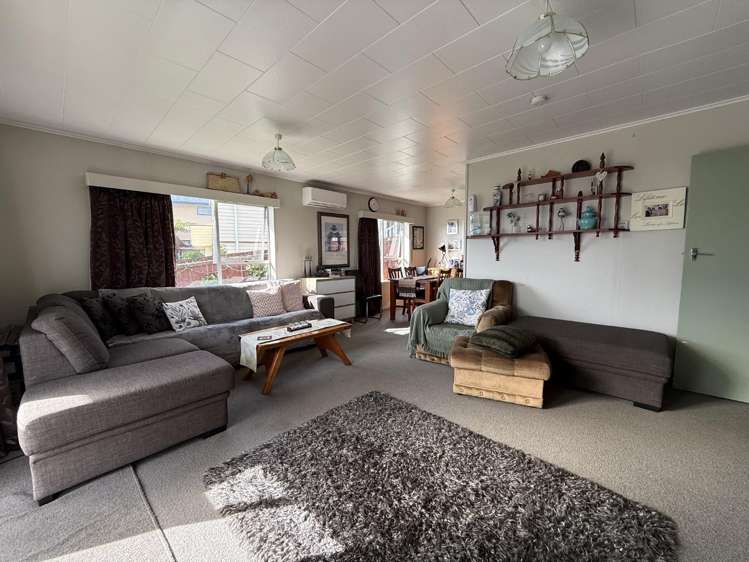 2/225 Annesbrook Drive 1951_1