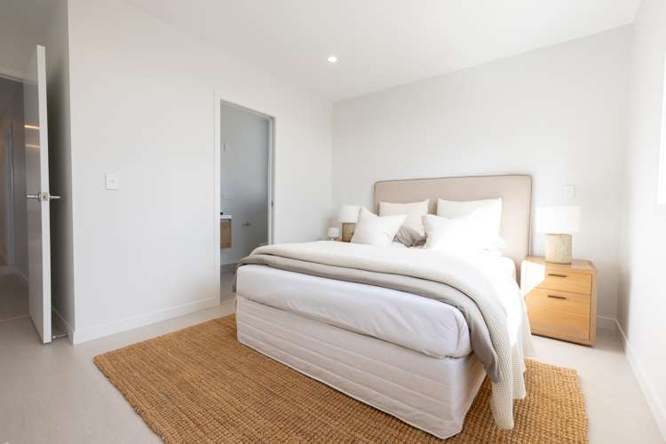 91 Waituarua Drive "Waiata Shores" Takanini_15