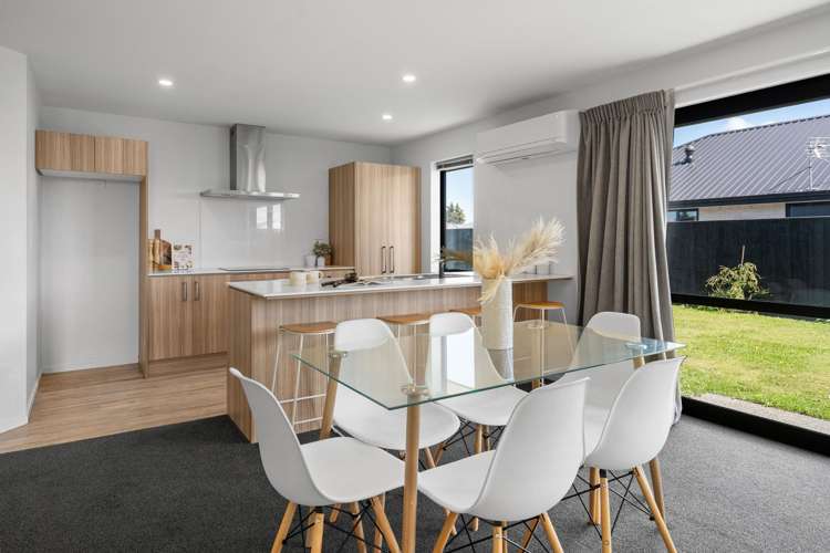 5 Roles Way Rolleston_6