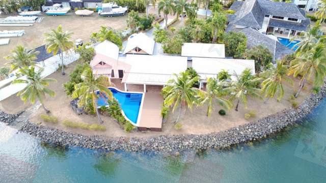 4-Bedroom Luxury Waterfront Villa at FIJI's #1 Location: Denarau Island --The Ultimate Family Retreat