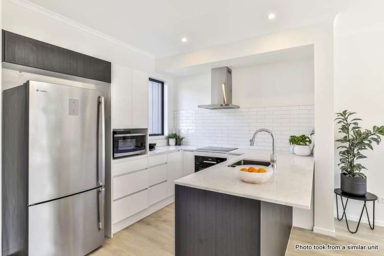 25E Henry Taylor Rise Milldale_10