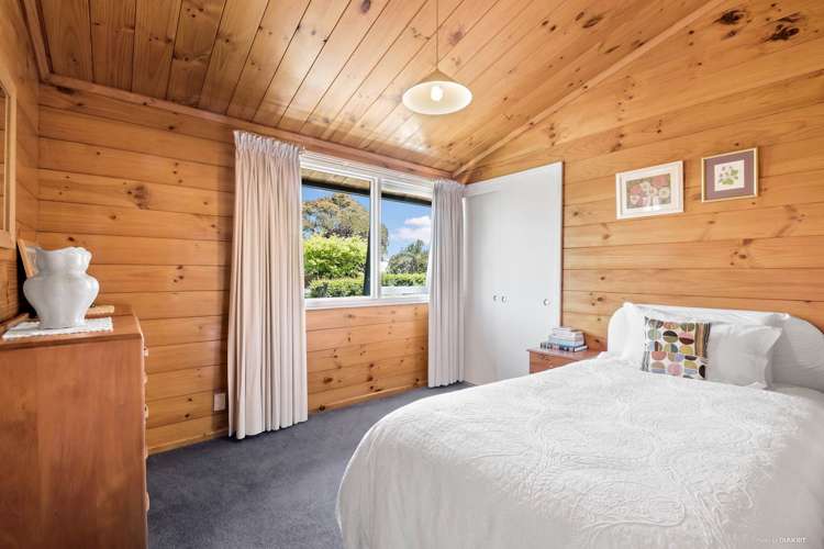 2 Valkyria Place Beach Haven_10