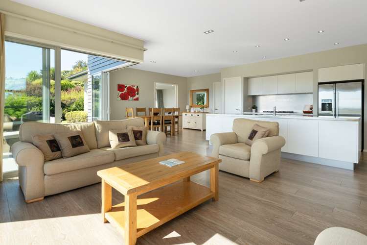 6 Orakei Place Welcome Bay_11