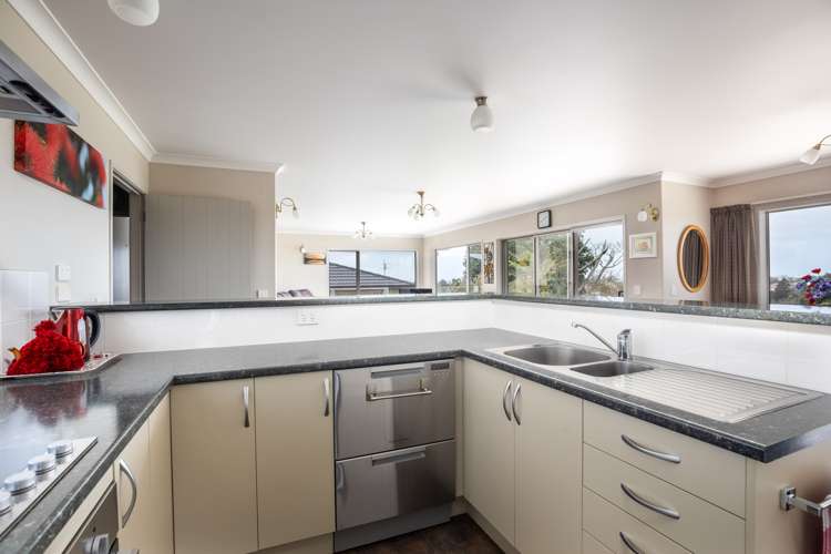 11f Lemont Place Westown_7