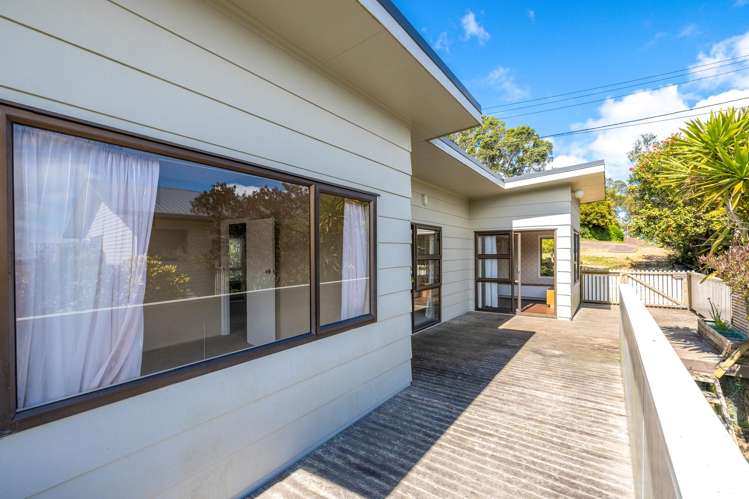 69 Ocean Road Surfdale_16