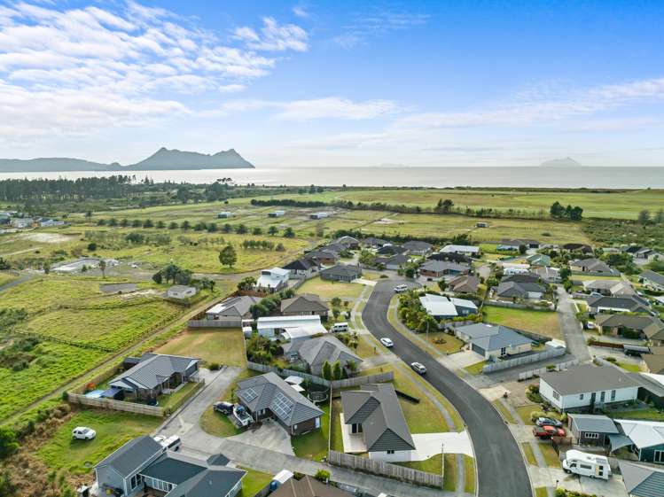15 Ocean View Rise Ruakaka_10