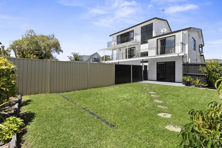 73 Gilbass Avenue Hamilton Lake_2