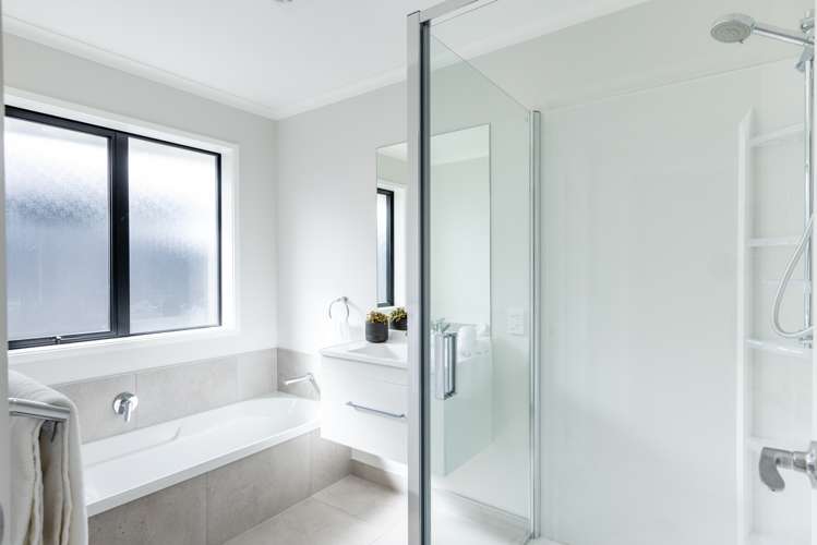 15 Hikawera Drive Frimley_10