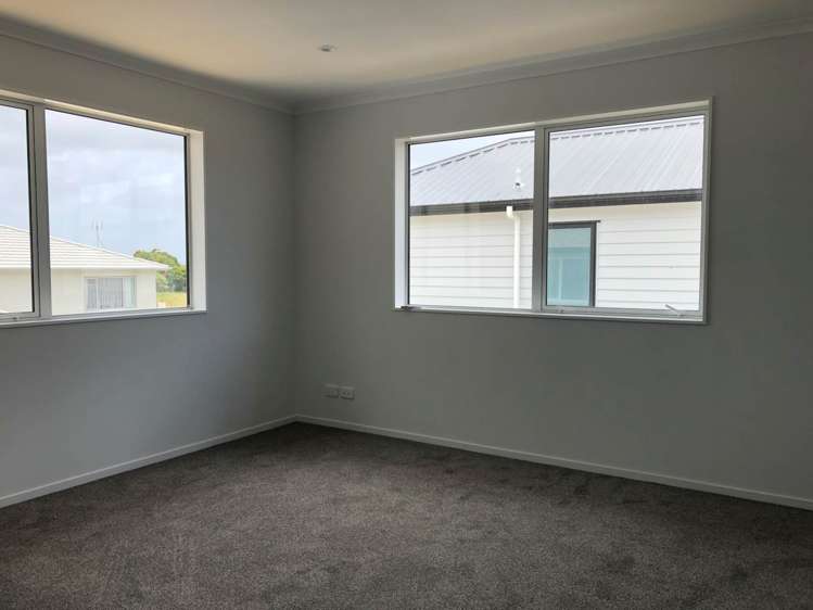 38 Koropa Road Flat Bush_10