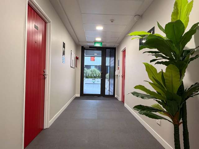 Modern 2-Bedroom, 2-Bathroom Apartment – Prime...