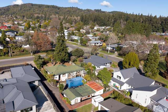 1940's Handyman Special - Old Lynmore Opportunity