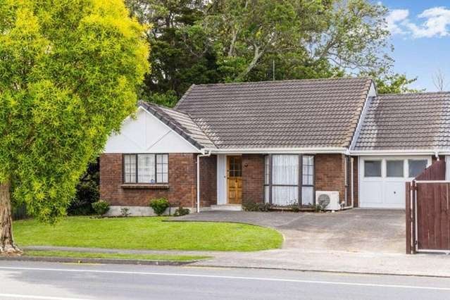 ‘These guys are hoping for a miracle’ - ‘Cheeky’ speculators return to South Auckland auction rooms